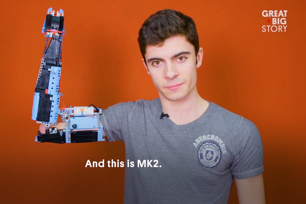 PHOTO - David-Aguilar-Hand-Solo PHOTO - David-Aguilar-Hand-Solo